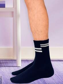 10 Pares de calcetines deportivos para hombre, multicolor, colores lisos con estampados de líneas en el tubo. Casuales y deportivos, tela de algodón, spandex y elastano, ajuste de tubo bajo con resorte ligero, muy suaves, ligeros y cómodos, aptos para cualquier temporada del año. Te llegarán 10 pares de calcetines deportivos en colores al azar. - Multicolor - Ver 2