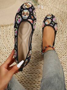 New Plus Size Women Comfortable Simple Round Toe Flat Casual Slip-On Shoes, Fashion Outdoor Wear For Autumn/Winter