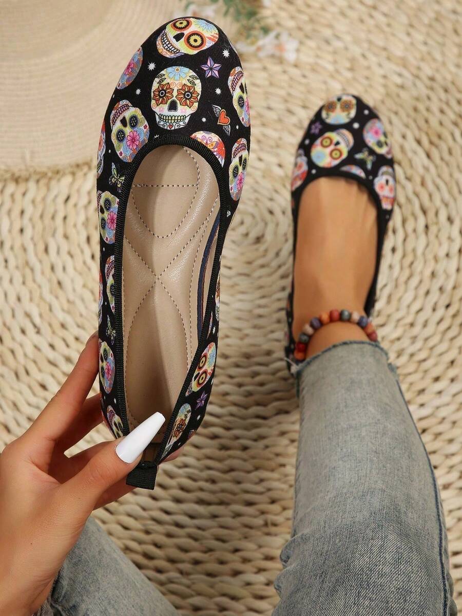 New Plus Size Women Comfortable Simple Round Toe Flat Casual Slip-On Shoes, Fashion Outdoor Wear For Autumn/Winter