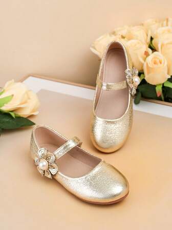 2025 Novos Sapatos Escolares Femininos com Fundo Macio e Metálico Brilhante, Adequados para Atividades ao Ar Livre, Todas as Estações