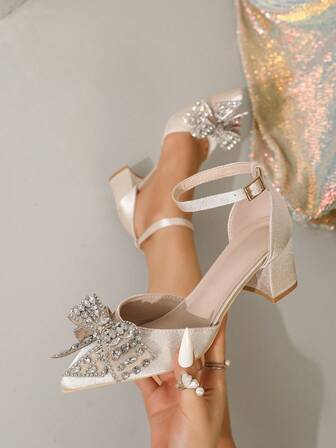 新款时尚女士尖头婚礼高跟鞋，镂空粗跟水钻蝴蝶结一脚蹬休闲舒适鞋