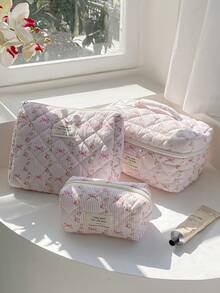 1个粉色蝴蝶结花卉条纹绗缝化妆包，大容量便携式拉链化妆包，适合旅行和度假，可收纳卫生巾、钥匙、手机、充电器、口红、化妆品、香水、化妆刷等，是护肤品和美容产品的理想收纳包，适合女性、学生、女性朋友，是生日、节日、送给女朋友的绝佳礼物。 - 粉色 - 查看 4