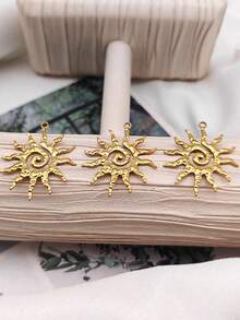 2/5/6pcs Fashionable Stainless Steel Hammered Vintage Sunflower Pendant Accessories, DIY Women Necklace Jewelry Parts, Great Gift For Loved Ones And Friends - Silver - View 3