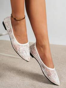 2025新款尖头女鞋，时尚蕾丝拼接玫瑰平底鞋，透气镂空户外休闲派对乐福鞋，优雅温柔风格，芭蕾平底鞋 - 網紗白色 - 查看 3