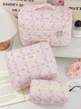 1 ชิ้น กระเป๋าเครื่องสำอางแบบโบว์ ความจุขนาดใหญ่ กระเป๋าเก็บเครื่องสำอางแบบถือQuilted สไตล์เรียบง่าย มัลติฟังก์ชั่นกระเป๋าเก็บเครื่องสำอาง กระเป๋าเดินทางเครื่องสำอาง กระเป๋าใส่เครื่องอาบน้ำ กระเป๋าใส่เครื่องอาบน้ำสำหรับเดินทางสไตล์สวยงาม ที่เก็บเครื่องมือเสริมความงาม กระเป๋าเครื่องสำอางสำหรับเป็นของขวัญ ของขวัญสำหรับผู้หญิง กระเป๋าเดินทาง สิ่งจำเป็นสำหรับการเดินทาง Summer Mommy And Me