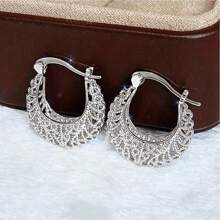 一对优雅复古风格 925 纯银镀镂空蕾丝圈形耳环，适合女性日常佩戴、送礼、狂欢节和四季珠宝 - 銀色 - 查看 1