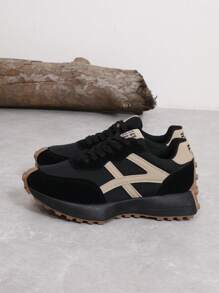 أحذية رياضية نسائية مريحة بأربطة - أحذية كاجوال متعددة الأغراض خفيفة الوزن، مع نعال مطاطية مانعة للانزلاق لجميع المواسم