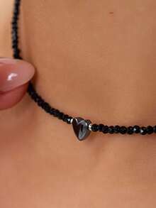 1pc Black Gallstone Heart Choker Necklace For Women – Stylish Crystal Glass Beaded Clavicle Chain, Simple Elegant Design For Casual Attire