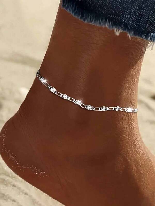 A 925 Sterling Silver Car Flower Chain Anklet With A Simple And Stylish Design, Suitable For Everyday Wear When Travelling.