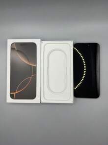 Ein super realistisch aussehendes Handymodell, aber dies ist kein echtes Telefon, es hat keine nutzbaren Telefonfunktionen, geeignet für Heimdekoration, Filmrequisiten, üblicherweise als Streich-Geschenke für Familie und Freunde, Aprilscherz-Requisiten