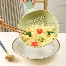 1 pieza Colador de silicona talla grande vendido con cuchara de mango largo de nailon, escurridor de una sola pieza resistente al calor para uso en la cocina, adecuado para fideos, empanadillas, wontons