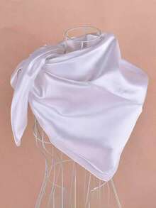 1条纯色缎面90*90厘米方形方巾，时尚简约设计，适合通勤、约会、外出、音乐节等场合，涤纶面料，可用于连衣裙等。 - 紅色 - 查看 14