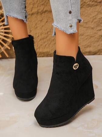 Women's Plus Size 35-43 Round Toe Platform Thick Bottom High Heel Boots, Fashion Side Zipper Ankle Boots. Autumn/Winter Plus Size Suede Short Boots.