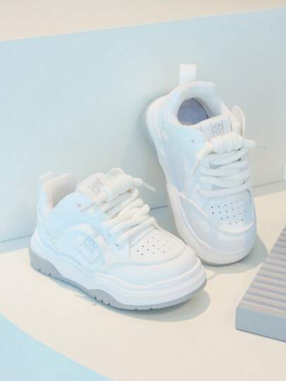 1 双时尚春秋新款幼儿拼色软底运动鞋，适合 3-12 岁儿童户外玩耍、旅行、通勤