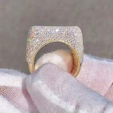 A 1-Piece Hip-Hop Classic And Powerful Square Ring For Both Men And Women, Set With Synthetic Zirconia Inlay, Is An Essential Accessory That Combines Trendiness, Luxury And Fashion. The High-Quality Jewelry Meticulously Crafted By The Designer Is Perfectly Suitable For Daily Outfits And Party Occasions - 金的 - 查看 6