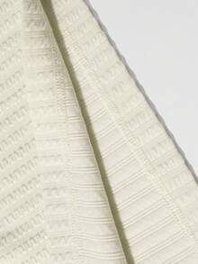 1pc Men's Autumn Textured Fabric Long Sleeve Base Layer Pullover T-Shirt, Textured Fabric With Vertical Striped Z-Pattern, Low-Key Luxurious Old Money Style, Beige