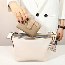 Portafoglio donna di grande capacità di OBCREATOR - Portafoglio compatto tri-fold con blocco RFID, finestra per ID, molteplici slot per carte e tasca per contanti, accessori color oro, beige/nero/blu navy, per viaggi e uso quotidiano, regalo di moda elegante per donne, conservazione sicura, design elegante, hardware robusto, per amanti della moda