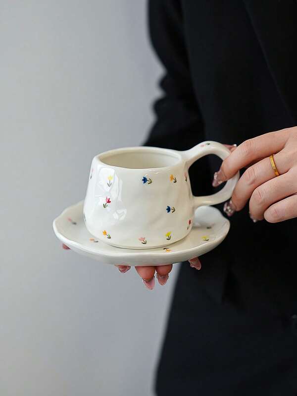 1 Set Tazza da caffè e piattino in ceramica floreale, Set elegante e minimalista di tazza e piattino in ceramica, Tazza per acqua ad alta capacità, Tazza per colazione, Tazza per succo, Tazza per feste e tè pomeridiano, Tazza e piattino, Tazza da caffè e piattino, Tazza in ceramica come regalo