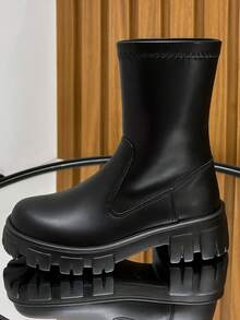 Metropolitan Soul Urban Boot, Blogger Style, In Super  Soft Stretch Napa. - Màu đen mềm mại - Xem 2