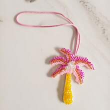 手工串珠棕榈树钥匙扣 - 热带棕榈树设计，树干呈绿色、粉色和黄色 - 波西米亚风海滩派对礼物，可作钥匙扣或包包挂饰 - 男女皆宜，经久耐用 - 旅行和日常佩戴的完美礼物，棕榈树配饰 - 彩色 - 查看 9