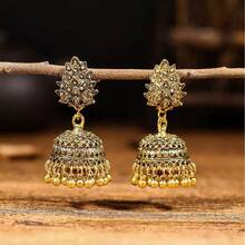 1 par de pendientes de campana de diseño vintage, adecuados para que las mujeres los usen en vacaciones