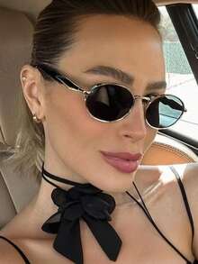 1pc Oval Metal Frame Fashion Fashion Glasses, Retro High-End Versatile Street Style For Women - Gold Frame Gray Film - View 3