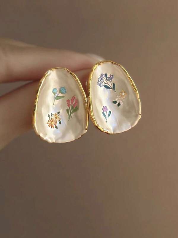 1 Pair Exquisite French Retro Glazed Floral Exaggerated Earrings, High-End Niche Earrings With Vacation Vibe (Printed Flower Position, Flower Type Random)