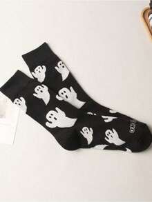 2 Pairs Of Fun Ghost Print Mid-Leg Socks. Personalized Couple Socks For Halloween Parties And Festive Outfits. Soft Knit Fabric. Suitable For Birthdays, Halloween, Parties. Unique And Stylish Casual Socks. Suitable For All Seasons. A Great Choice For Vacations, Outdoor Sports, Parties