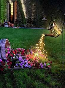 Solar Watering Can Lamp, Equipped With Metal Retro Style Fairy Watering Can Design And Comes With Hook, Reaching IP65 Standard. This Hanging Solar Waterfall Lamp Is Specially Designed For Gardens, Courtyards, Paths, Terraces And Lawns And Other Outdoor Environments. Christmas Gift, It Is An Ideal Choice As A Gift For Gardening Enthusiasts, Holiday Decorations Such As Halloween And Christmas, Best For Christmas