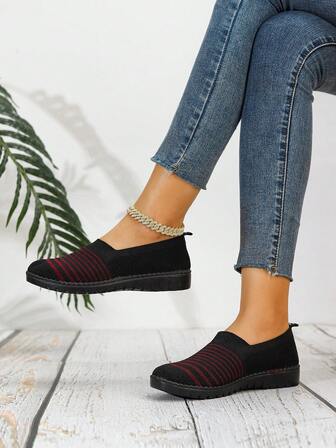Women's Knitted Flat Shoes Lightweight Comfortable Loafers Women Footwear Slip On Casual Breathable Mesh Walking Shoes Female Round Toe