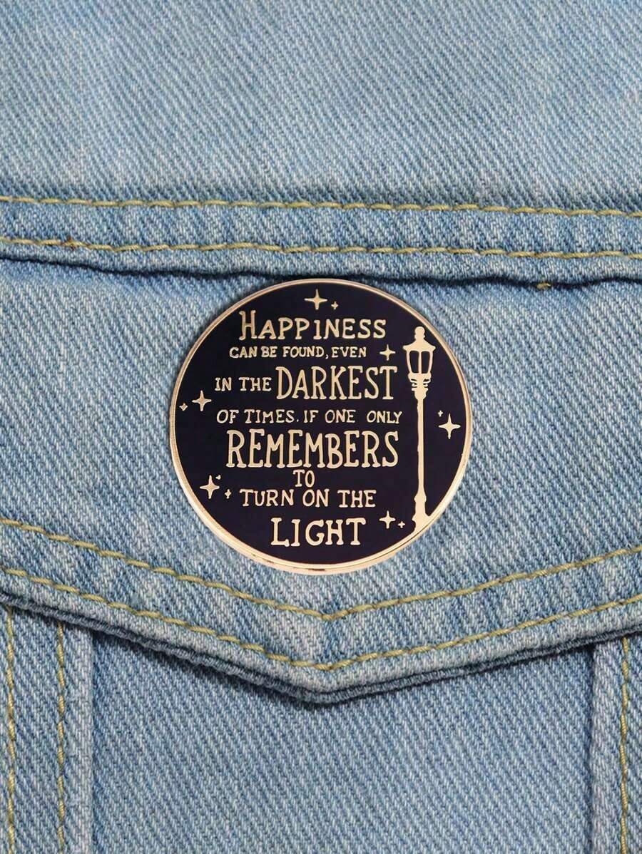 1pc Halloween Letter Street Brooch, Casual Casual Style, Zinc Alloy Material, Perfect For Street Fashion, Daily Wear, And Personalized Gifts - 奇幻小說 - 查看 1