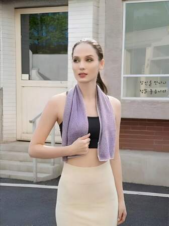 1 运动降温毛巾，吸汗降温毛巾，男女跑步健身速干降温毛巾，便携式夏季冰丝降温运动毛巾，适合户外活动的速干健身毛巾，速干运动毛巾带收纳盒和降温冰毯，适合户外健身和露营！