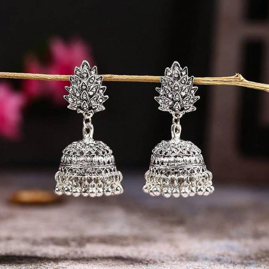 1 par de pendientes de campana de diseño vintage, adecuados para que las mujeres los usen en vacaciones