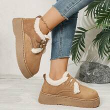 Botas de nieve con suela gruesa para mujeres 2025, zapatos retro con forro térmico de felpa y de fácil puesta para el invierno