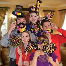 1pc 2026 New Year Paper Photo Frame + 30pcs Handheld Photo Props, New Year's Eve Theme Black And Gold Colorful Funny Hats, Glasses, Beards, Ties, Suits, Photo Props, Party Decoration Set Supplies