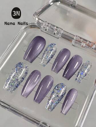 Lila & blandade glitter press-on nagelset - fyrkantig form, kort längd med stjärnmönster och färgblocksdesign - återanvändbart manikyrkit med högblank finish, helt handgjort, garanterar utsökt kvalitet. Nageltillbehör Naglar