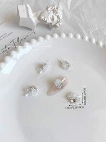 美甲装饰 - 3D 蝴蝶珍珠链、锆石心形、树脂花水晶；5 件银色蝴蝶美甲饰品、3D 美甲水钻蝴蝶装饰、新娘美甲雪纺丝带和合金配件美甲用品美甲美甲饰品美甲宝石 - 彩色 - 查看 25