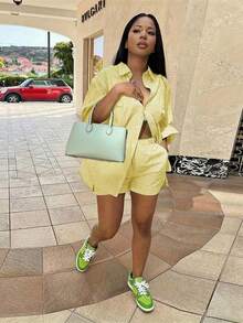 女式 Polo 领条纹开衫，U 型下摆设计衬衫和松紧腰短裤，两件套，时尚春夏秋季海滩度假蜜月装