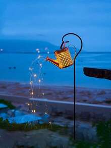 Solar Watering Can Lamp, Equipped With Metal Retro Style Fairy Watering Can Design And Comes With Hook, Reaching IP65 Standard. This Hanging Solar Waterfall Lamp Is Specially Designed For Gardens, Courtyards, Paths, Terraces And Lawns And Other Outdoor Environments. Christmas Gift, It Is An Ideal Choice As A Gift For Gardening Enthusiasts, Holiday Decorations Such As Halloween And Christmas, Best For Christmas