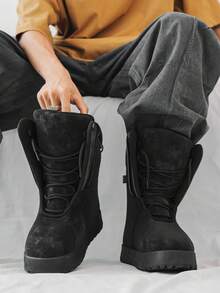 2025 Nouveauté Automne/Hiver Bottes montantes distinctives pour hommes, design exclusif même style que les célébrités, mode de rue extérieure, bottes de neige chaudes et antidérapantes, bottes longues à semelle épaisse de couleur unie, bottes décontracté polyvalentes pour le hip-hop, excentriques pour les fêtes, la scène, cadeau de vacances - Noir - Voir 7