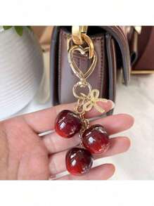 Kirsche Kette mit glänzendem Harz Anhänger - Legierung, dekorative Zubehörteile Kirsche Dekoration Taschenkette Anhänger Taschenverlängerungskette mit Kettenanhänger, geeignet für verschiedene Taschen, Schlüsselanhänger, Handtaschen, Umhängetaschen, Schultertaschen für Frauen, Autoschlüsseltasche, geeignet für Geldbörsen und Taschen, ideales Geschenk für die Familie