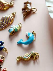1pc Cute Cartoon Stainless Steel Crab, Seashell, Seahorse, Dolphin, Elephant Pendant, DIY Necklace, Earring, Bracelet, Keychain Jewelry Accessory, Suitable For Party, Halloween Decoration