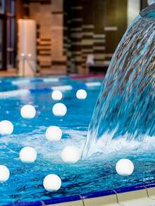 Pool Cleaning Ball For Pool Spa Hot Tubs, Reusable 3-Inch Hot Tub Absorber Ball, Washable Hot Tub Oil Spa Sponge, Removes Scale, Hot Tub Pool Oil Scum Filter Sponge Ball Hot Tub Scum Filter Oil Suction Decontamination Sponge, Suitable For Pools, Hot Tubs, Spas