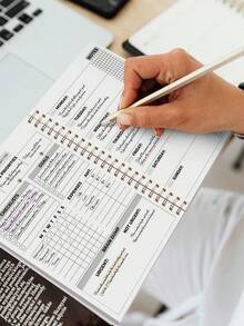 1 pezzo Pianificatore mensile e settimanale per 2026-2027, Pianificatore mensile semplice formato A5 con priorità, checklist e note, ideale per concentrazione e produttività, accessori per scrivania, ritorno a scuola - nero - Visualizzare 2