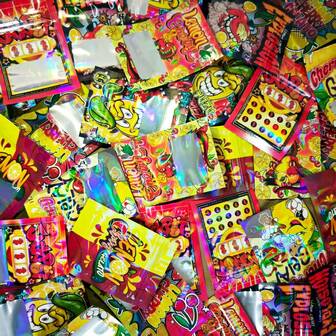 100 Cartoon Pattern Reusable Mylar Zipper Bags, Odor-Proof Laser Zipper Bags - Odor-Proof And Waterproof Gift Storage Bags, Perfect For Halloween, Christmas, Valentine's Day, Thanksgiving And New Year, Reusable Gift Bags, Men's Birthday Gifts, Valentine's Day Gift Boxes, Men's Gift Boxes,