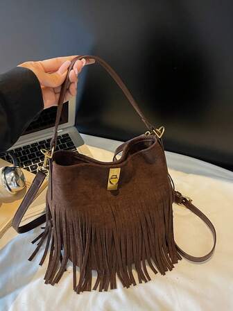 复古做旧流苏斜挎包，独特的牛仔朋克风格女士小斜挎包，休闲外出、日常约会、手机袋、小巧便携的单肩包