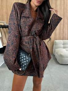 Nowa damska kurtka wiosenno-jesienno-zimowa z nadrukiem w panterkę w kolorze brązowym, modna, z dekoltem w serek i wiązaniem w talii, dopasowana, biznesowa, casualowa, na co dzień, do pracy, na imprezę, na Halloween, Boże Narodzenie, Nowy Rok, Święto Dziękczynienia