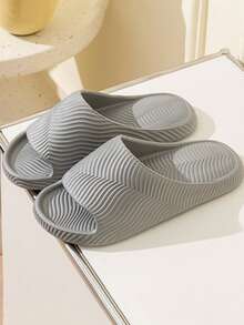 Nuevas Pantuflas EVA Grises Unisex de Verano: Silenciosas, Antideslizantes, Transpirables y Secado Rápido | Zapatillas Parejas para el Hogar, Moda Casual y Cómodas, Ideales para Baño y Vacaciones en la Playa - Gris - Ver 6