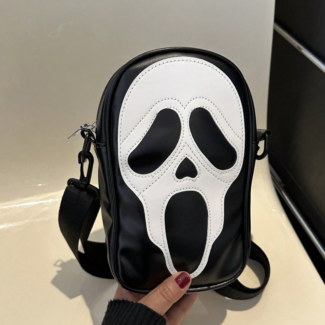 1pc Peach Tree Minimalist Solid Color Letter Print Adjustable Strap Zipper Closure Crossbody Chest Bag For Men, Casual Versatile Daily, Work, Sports, Travel, Lightweight Waterproof Nylon Multi-Compartment Waist Bag Belts Small Bag For Men Body Bag For Men Belt Bag For Men Pouch Waterproof Backpack Phone Bag , Vintage , Valentines Gifts, Holiday, Easter, Tote Bags For University