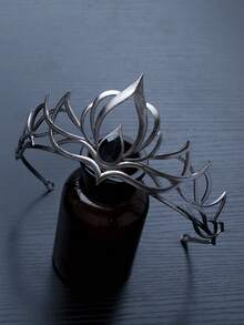 1 Bộ vương miện gai kim loại, phong cách Gothic tối màu với đá pha lê đen, thiết kế bọc phức tạp, không thể thiếu cho tiệc Halloween/Gothic (Có thể có một số vết xước do mạ điện thủ công) - Nhiều màu - Xem 5